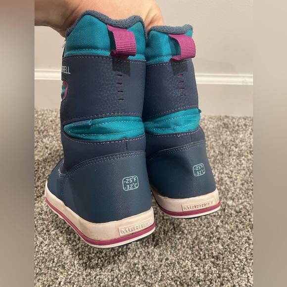 Merrell big kids snow boots, size 5 - Picture 5 of 11